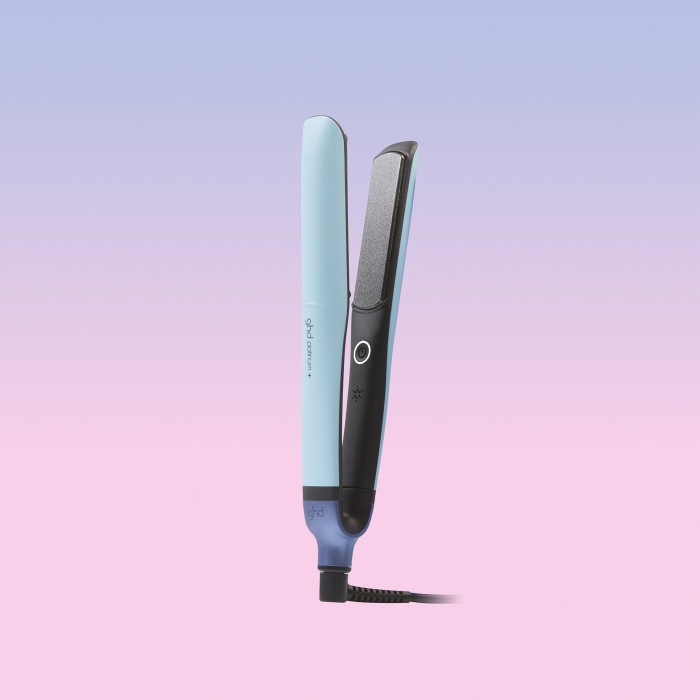 ghd platinum+ hair straightener in soft blue