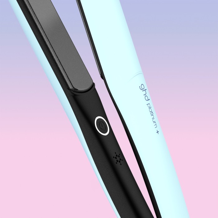 ghd platinum+ hair straightener in soft blue