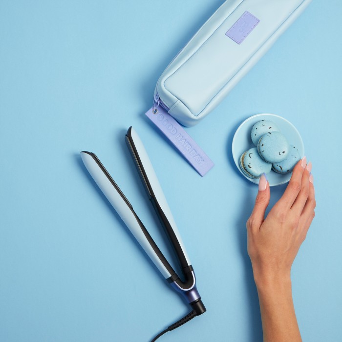 ghd platinum+ hair straightener in soft blue
