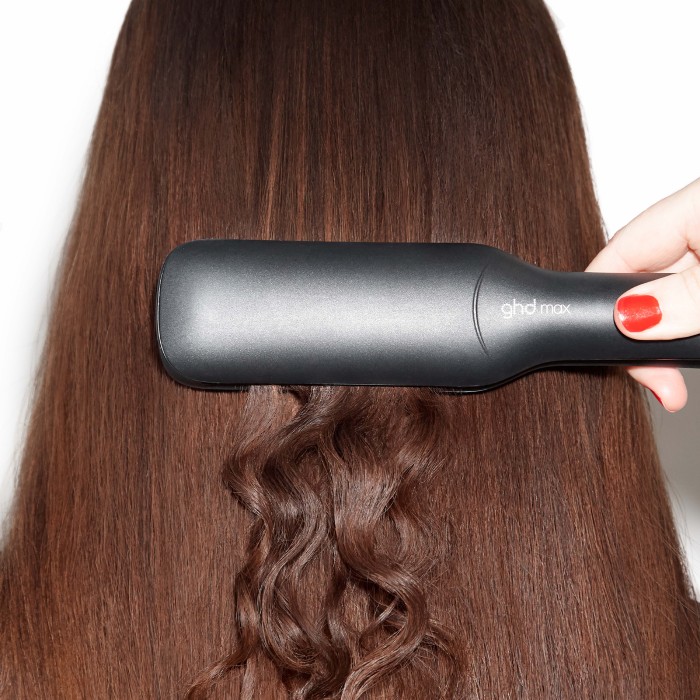 ghd max hair straightener gift set