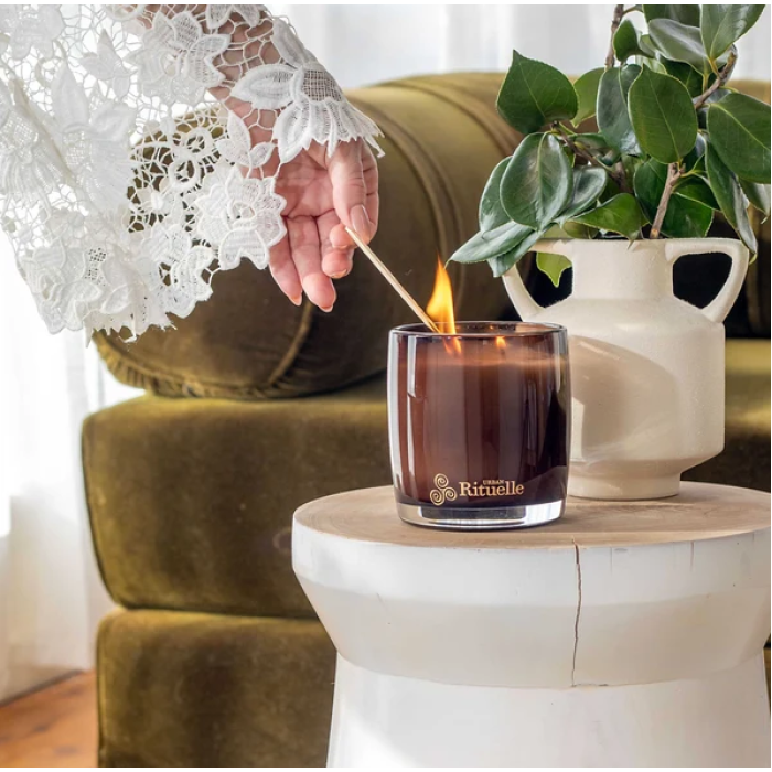 Urban Rituelle Black Amber, Rosewood & CedarScented Soy Candle