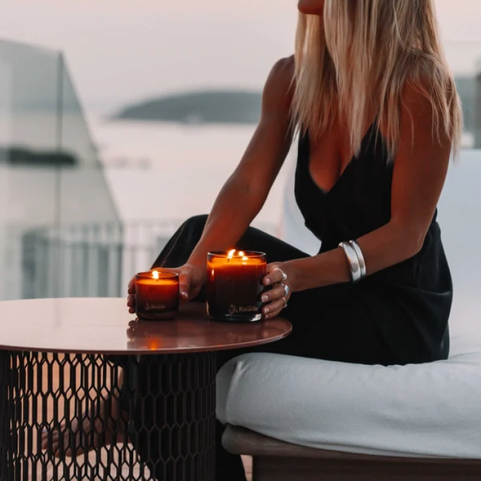 Urban Rituelle Black Amber, Rosewood & CedarScented Soy Candle