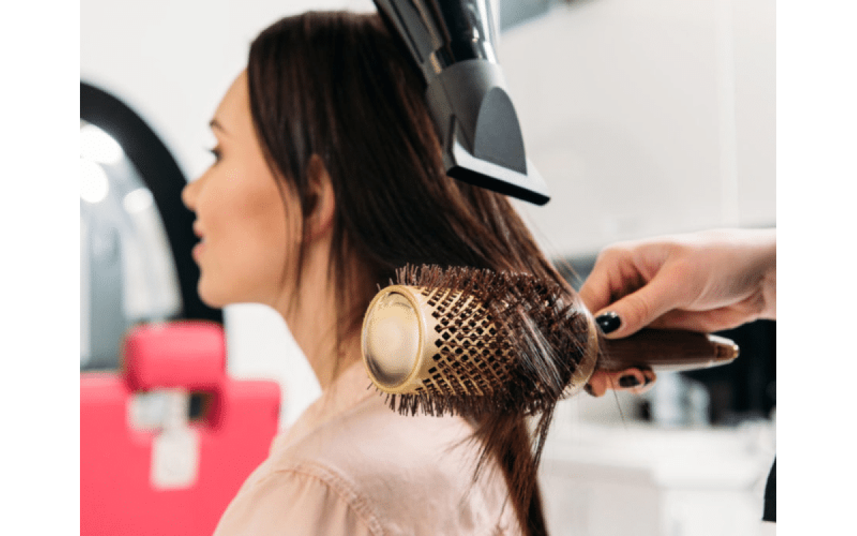 Hair Brush Sizes Guide: Tips on Picking the Perfect Brush for Short, Medium, and Long Hair