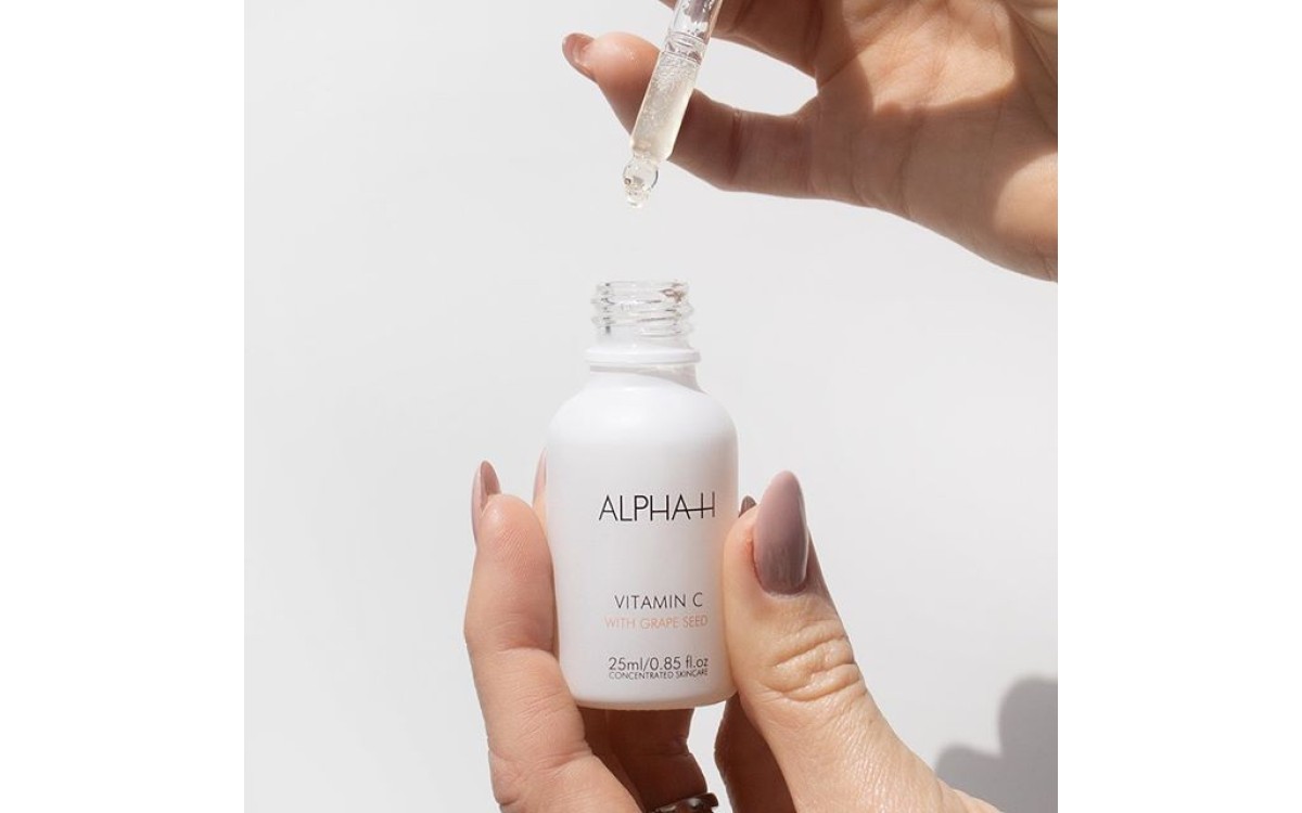 The Ultimate Guide to Vitamin Serums for Your Skin Type and Needs